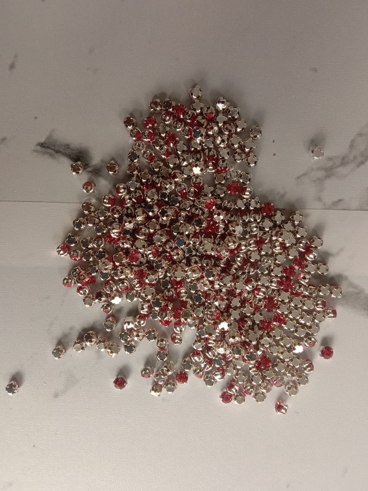 Clip Stone White Base